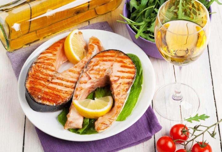 Vin blanc accompagné de poisson